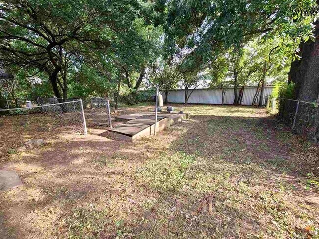 Foto del edificio - 1517 Blonde St