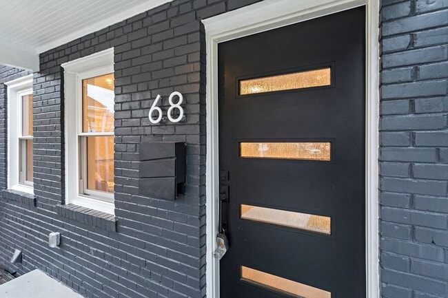 Foto del edificio - 68 Farragut Pl NW