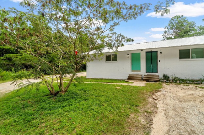 Building Photo - 248 4 Mile Rd
