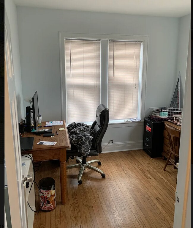 Foto del edificio - 4212 N Bernard St