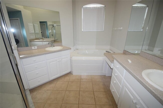 Building Photo - 534 Grasslands Village Cir