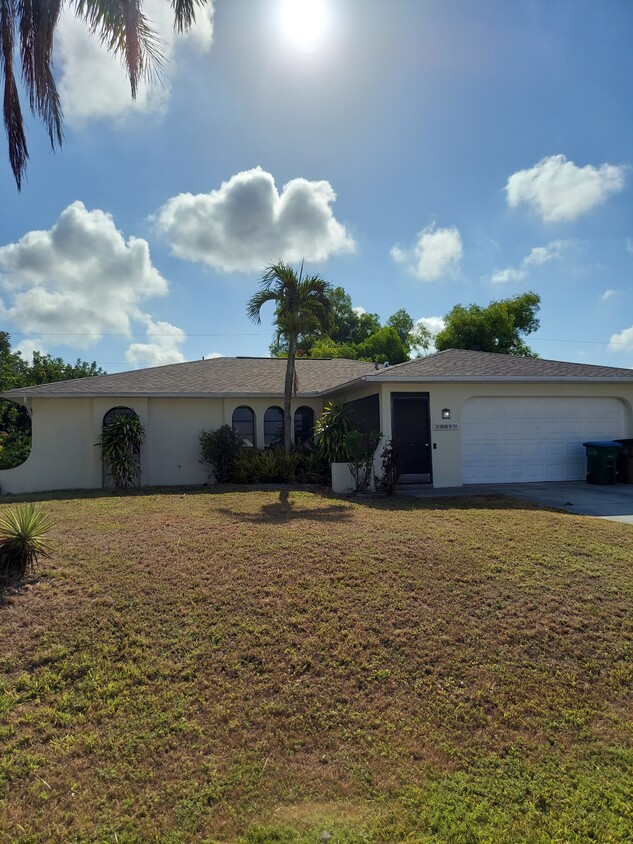 Foto principal - 801 SW 10th Pl