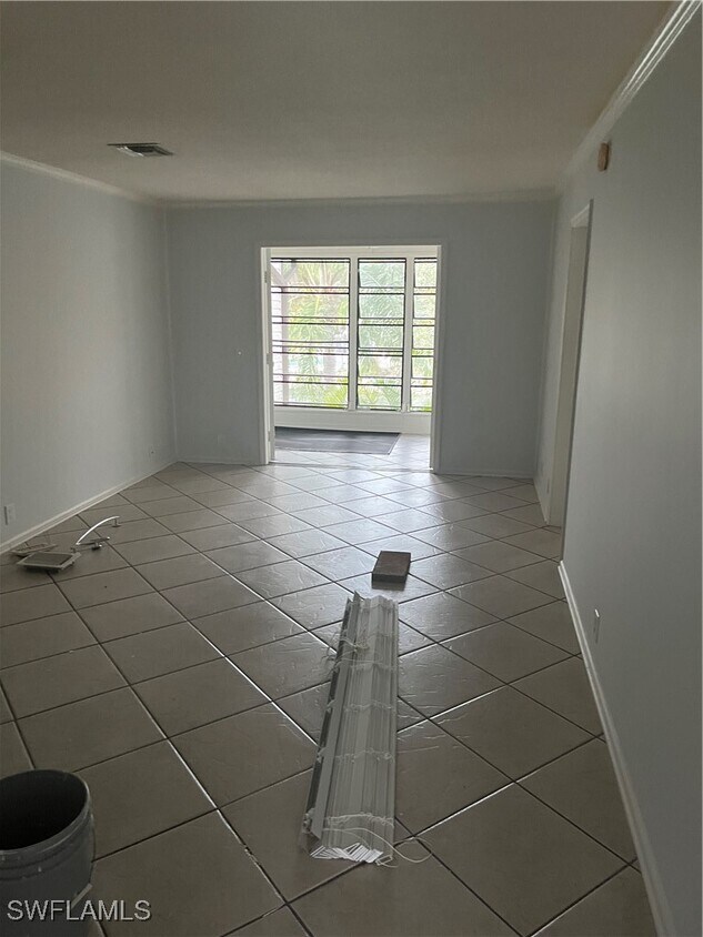 Foto del edificio - 5379 Treetops Dr