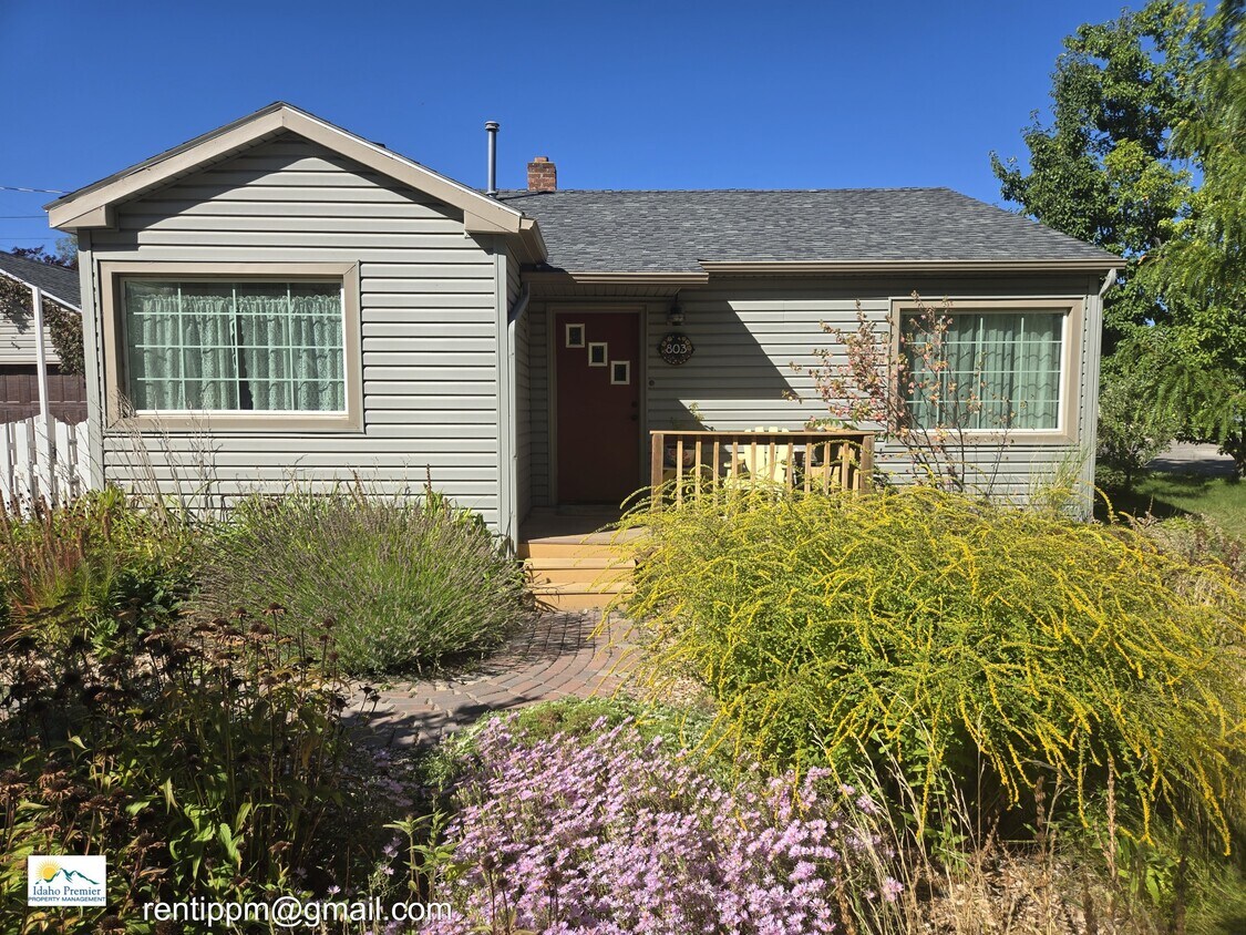 Foto principal - 803 Lanham St