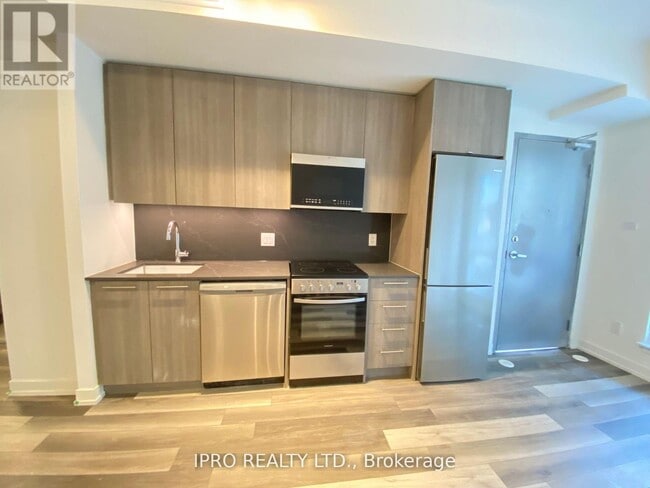 Building Photo - 851-851 Sheppard Ave W