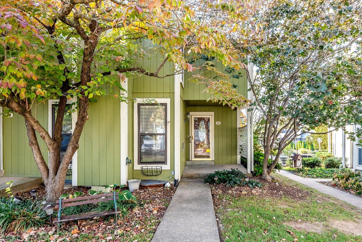 Foto principal - Live the Lake Lifestyle! 3-bedroom, 1.5-ba...