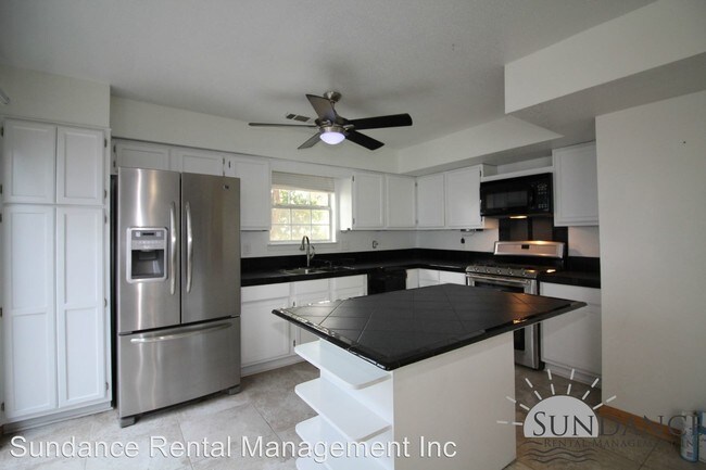 Foto del edificio - 341 Canterbury Cir NW