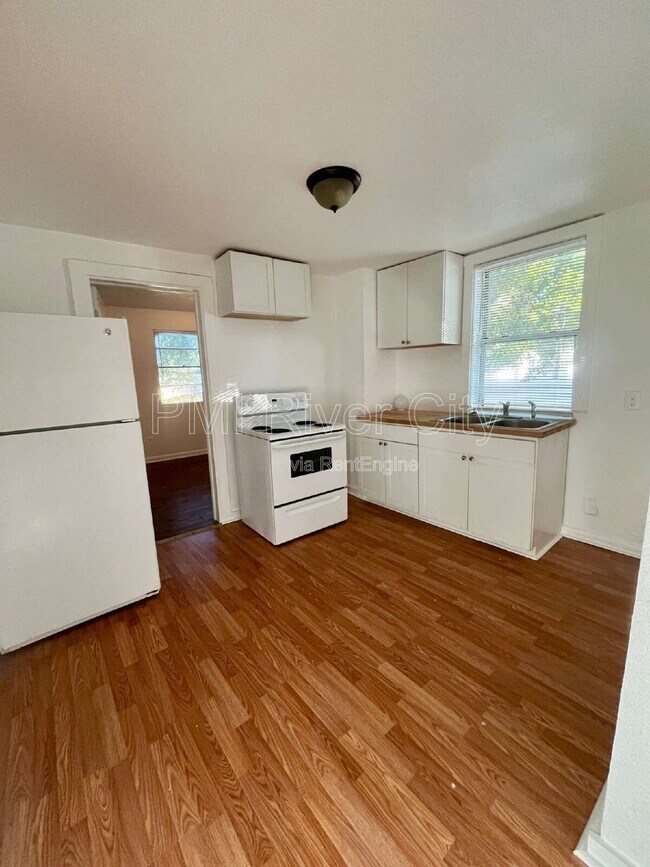 Foto del edificio - 2581 Orion St