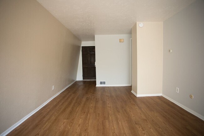 Building Photo - 604 Marine St