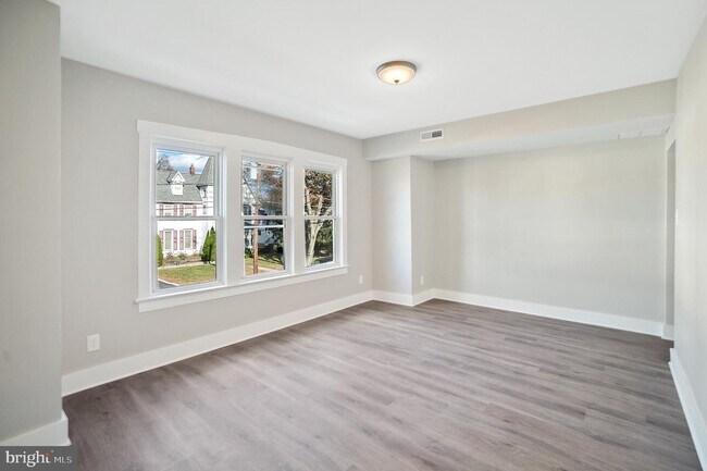 Building Photo - 870 Haddon Ave