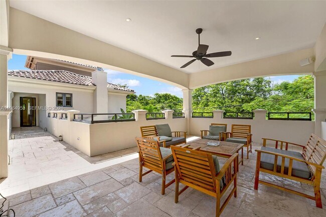 Foto del edificio - 2715 Cordova St