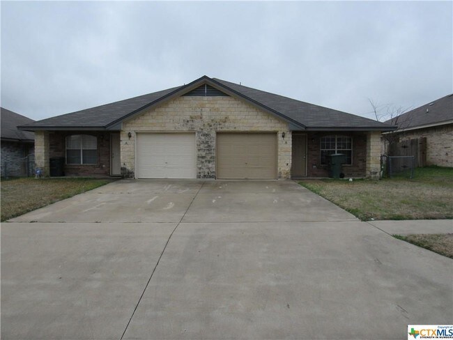 Building Photo - 4900 John David Dr