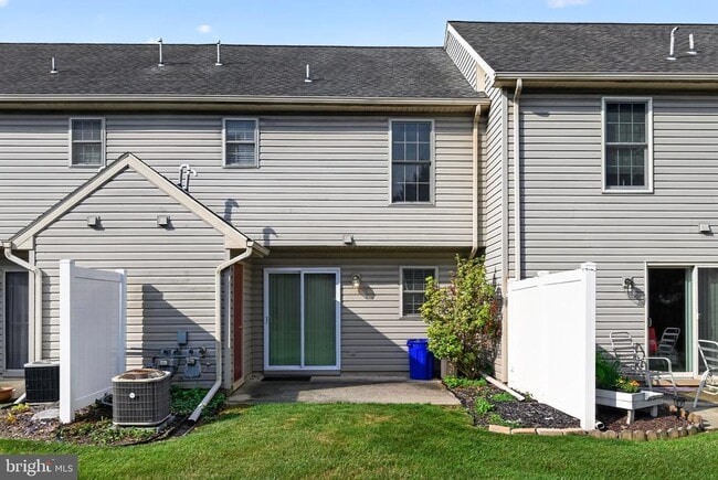 Building Photo - 137 Pointe Ridge Dr