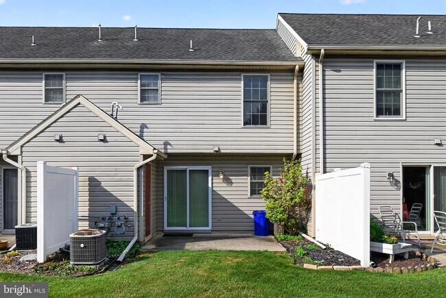 Foto del edificio - 137 Pointe Ridge Dr