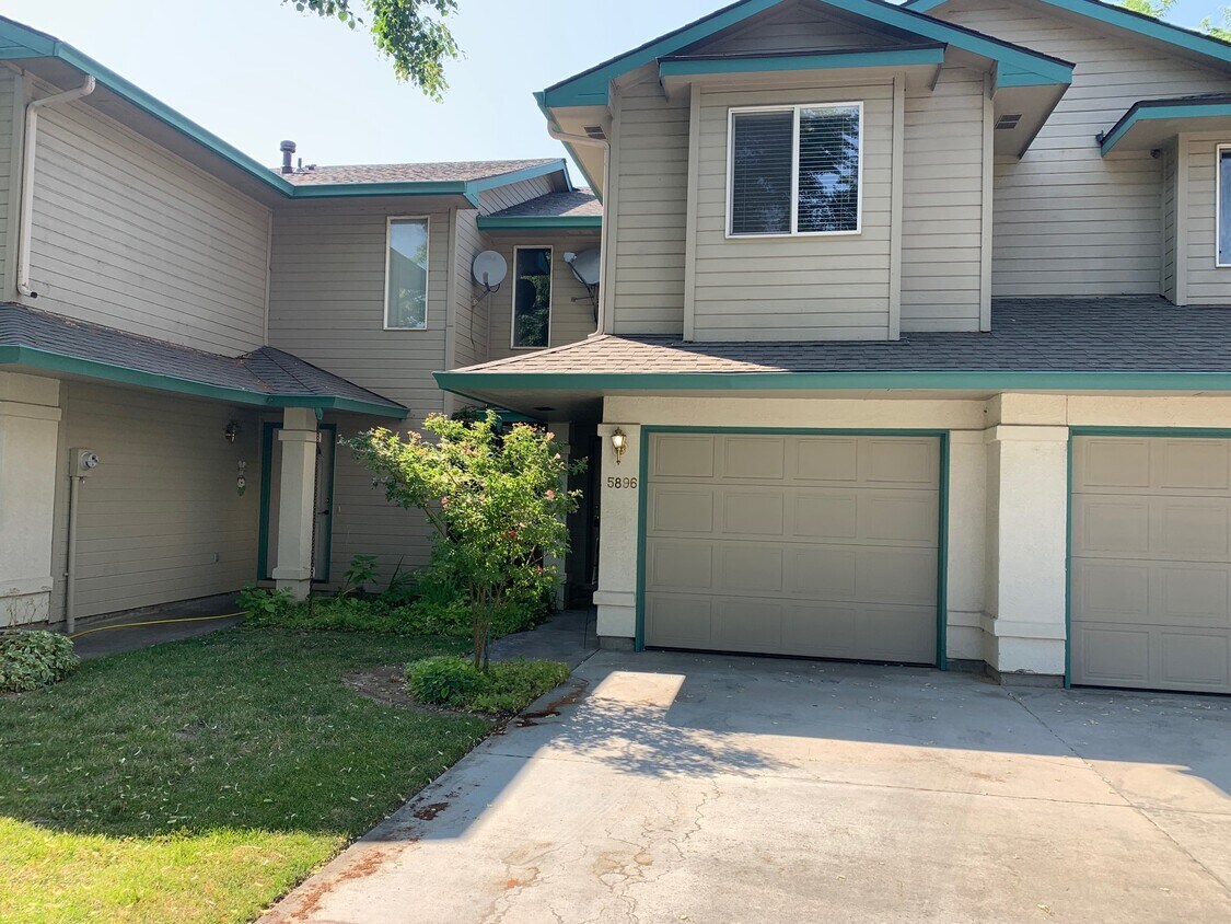5896 N Cobbler Ln, Boise, ID 83703 Townhome Rentals in Boise ID