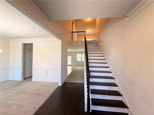 Foto del edificio - 235 Broadmoor Dr