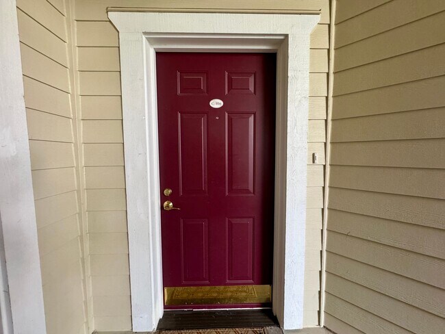Foto del edificio - Move In Ready 2 Bedroom Condo in Everett