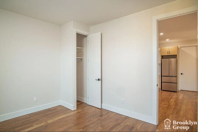 Building Photo - 714 5th Ave