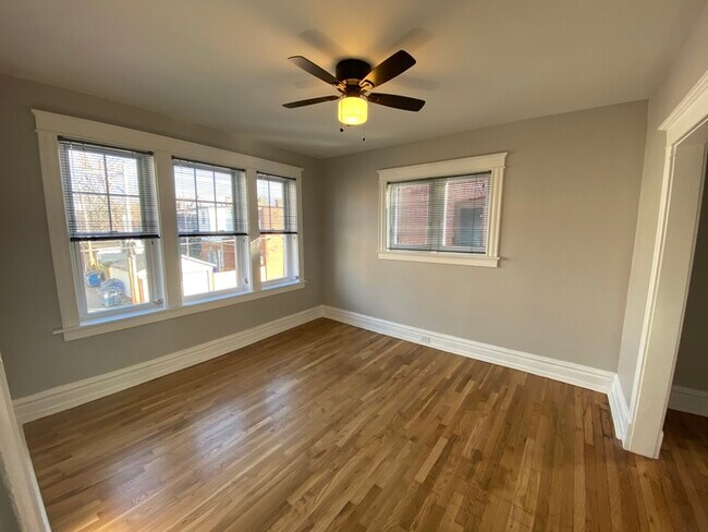 Building Photo - Tower Grove East 1 Bedroom units