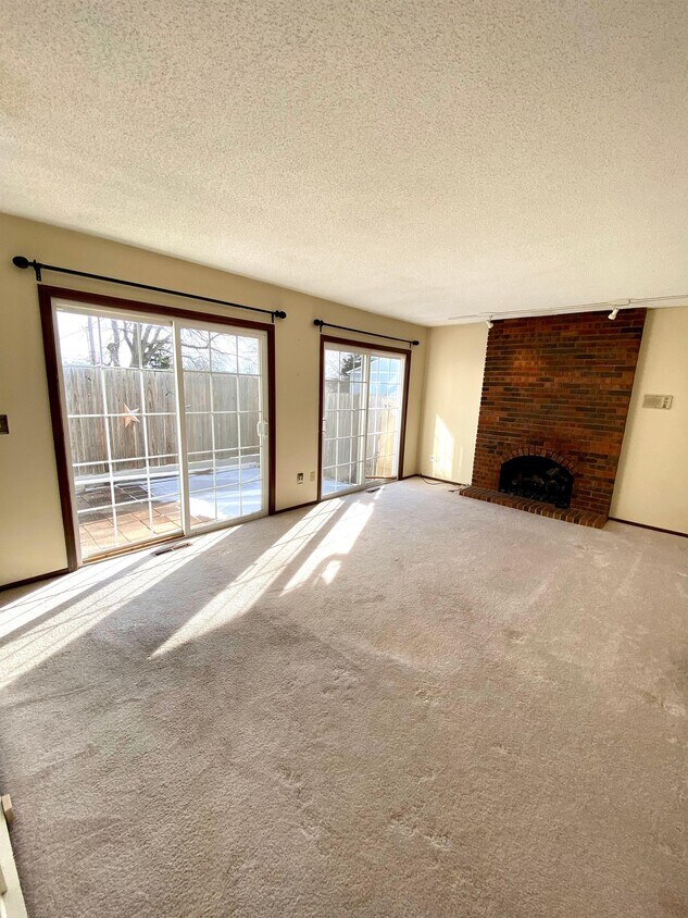 Primary Photo - 503 Woodbridge Ln