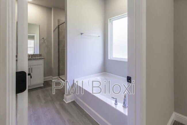 Foto del edificio - 84 Saltmeadow Cir