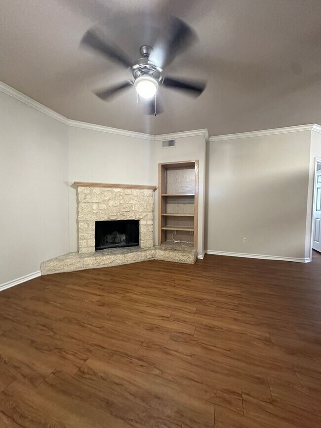 Building Photo - 6804 N Capital of Texas Hwy