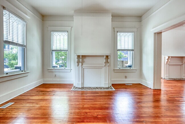 Foto del edificio - 301 W 32nd St