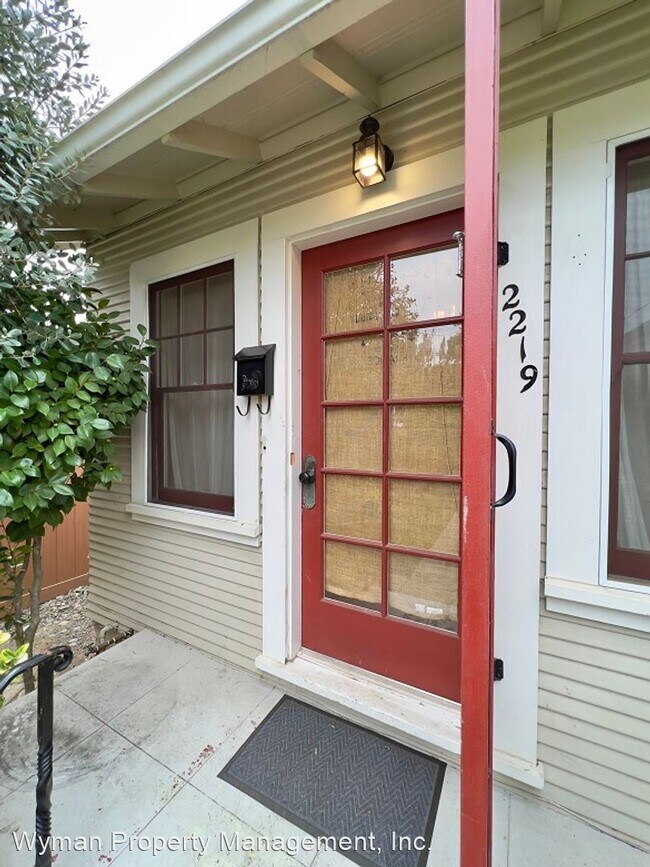 Foto del edificio - 2 br, 1 bath House - 2219 Laurel Street