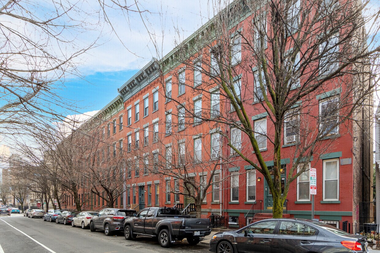 Primary Photo - 235 3rd St