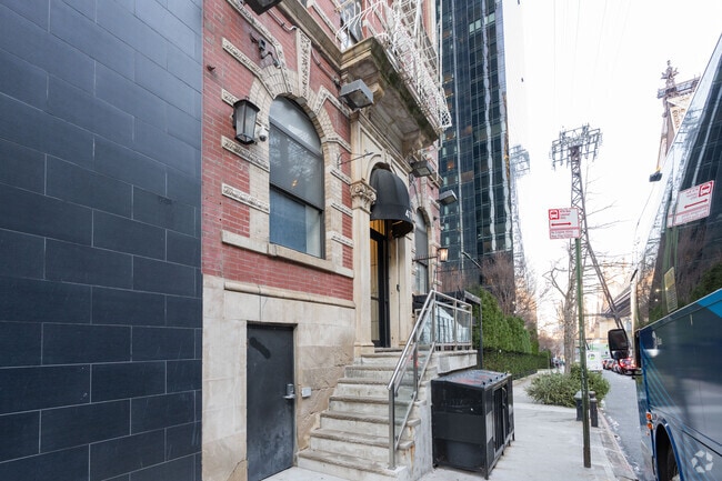 Building Photo - 417 E 60th St