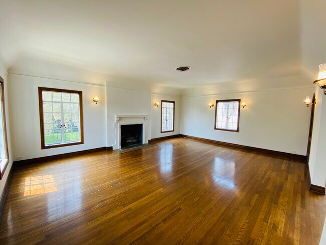 Living Room 2 - 182 S Orange Dr