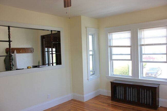 Building Photo - 14 Messervy St