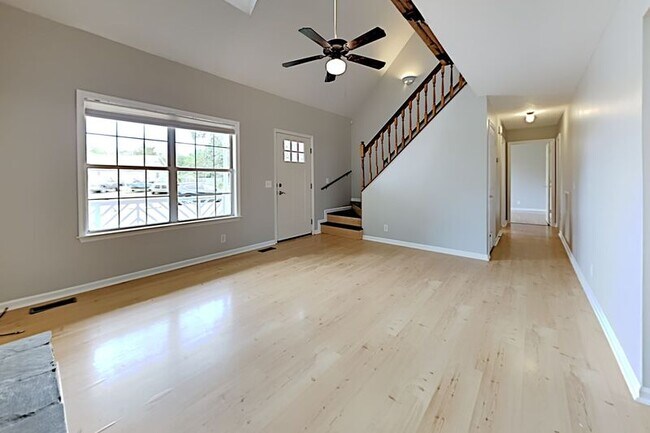 Building Photo - 5017 Trailwater Dr