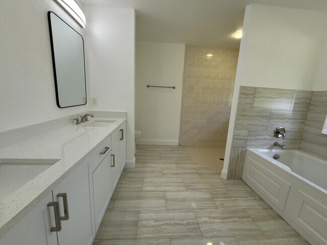 Foto del edificio - 1758 N Dovetail Dr