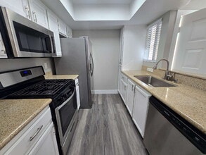 Building Photo - 7100 W Pirates Cove Rd