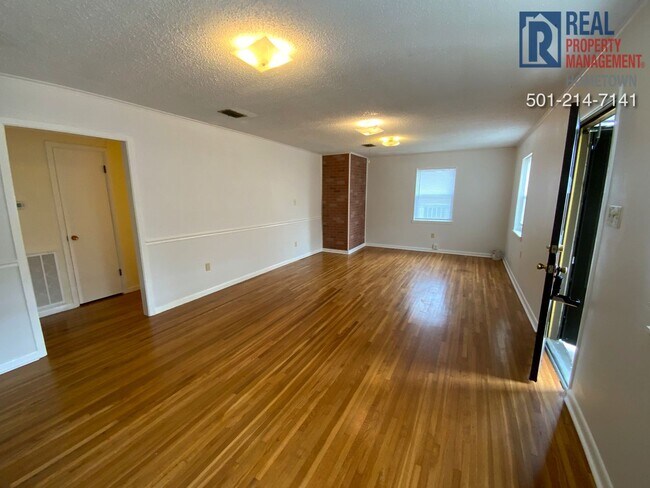 Foto del edificio - 711 W 54th St