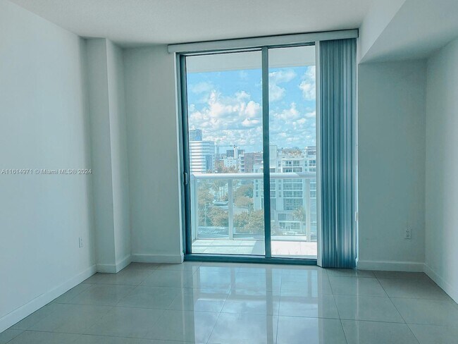 Foto del edificio - 333 NE 24th St
