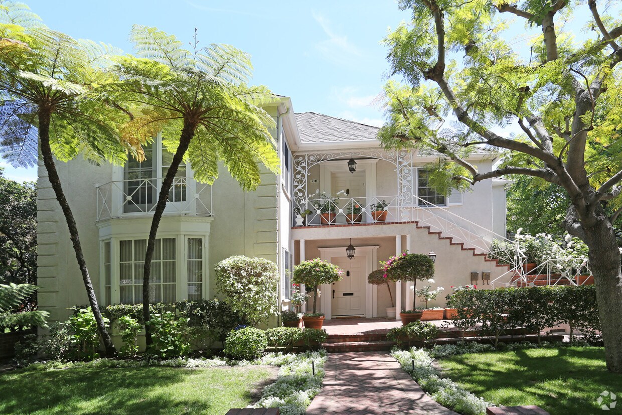 216 S Spalding Dr, Beverly Hills, CA 90212 Apartments in Beverly