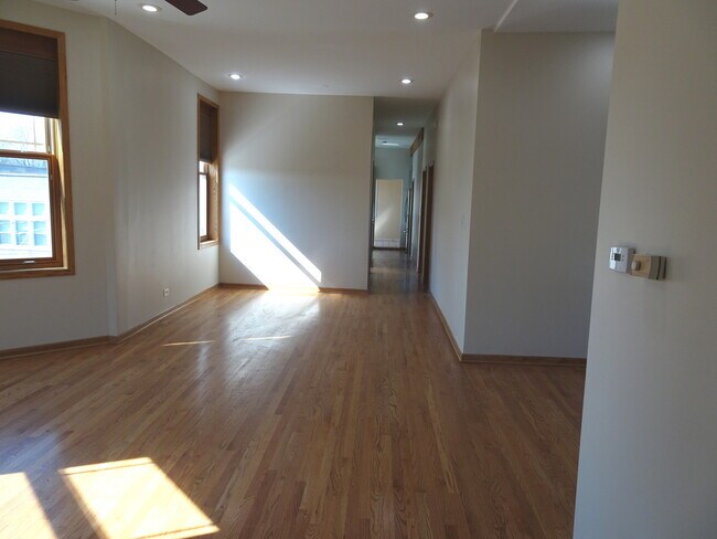 Foto del edificio - 5532 N Broadway