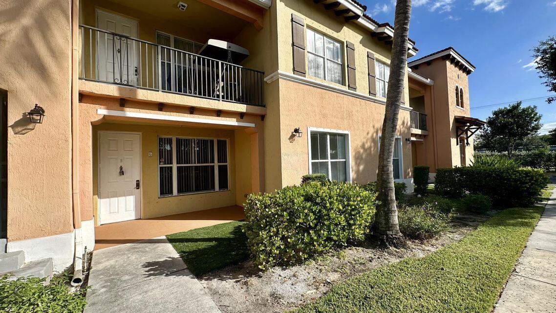 Primary Photo - 3545 Forest Hill Blvd