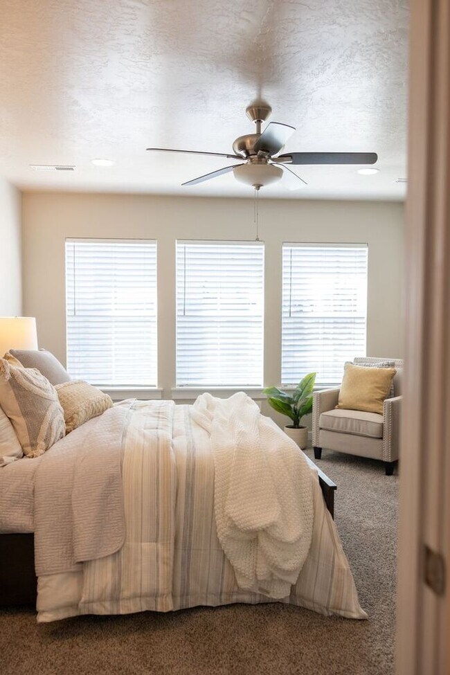 Foto del edificio - Roe Street Townhomes