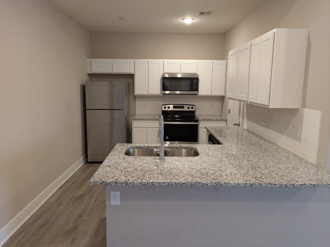 Building Photo - 5224 N Cypress Cir