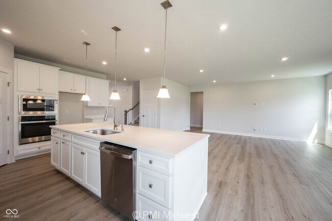 Foto del edificio - 581 Roosevelt St