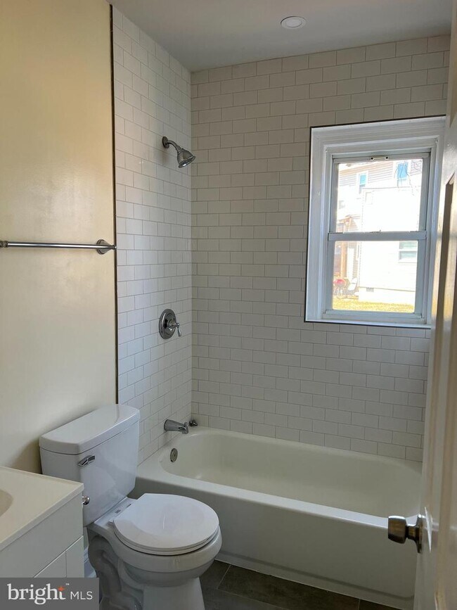 Foto del edificio - 3703 Upshur St