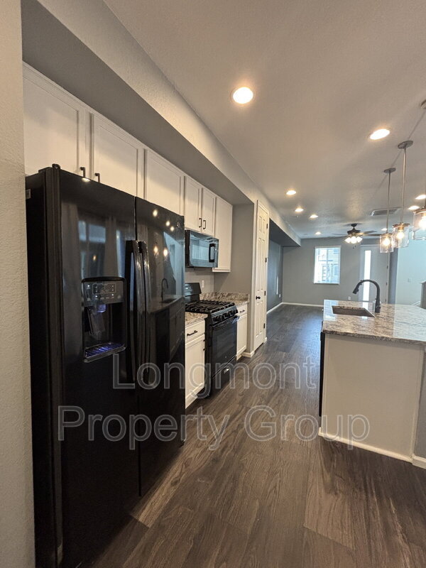 Foto del edificio - 5330 Warrior St