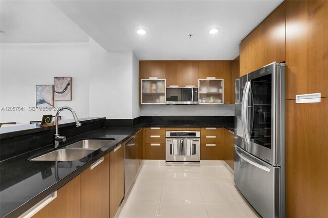 Foto del edificio - 7901 Hispanola Ave