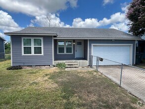 Building Photo - 4937 Willowbrook Dr