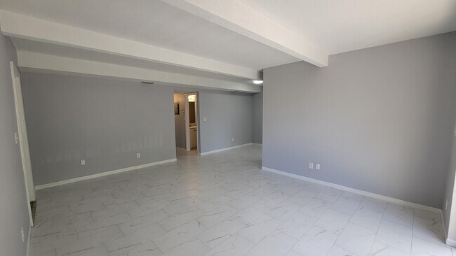 Foto del edificio - 1045 S Flagler Ave