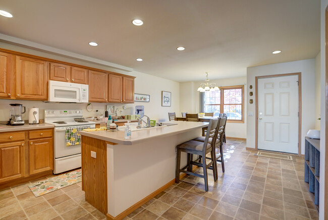 Kitchen - 116 Llanos St