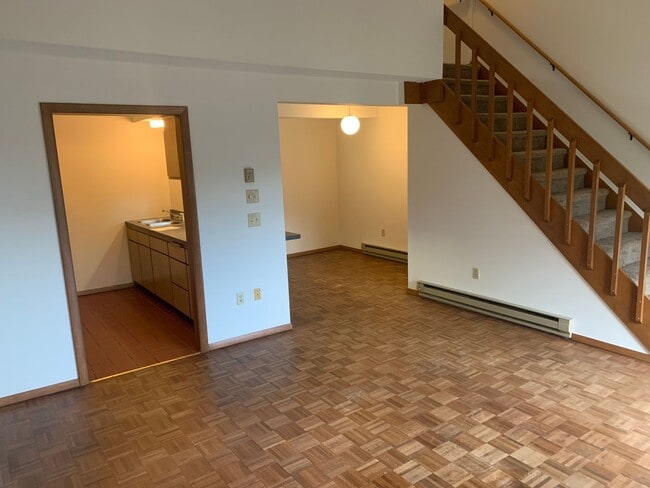 Building Photo - 492 East St